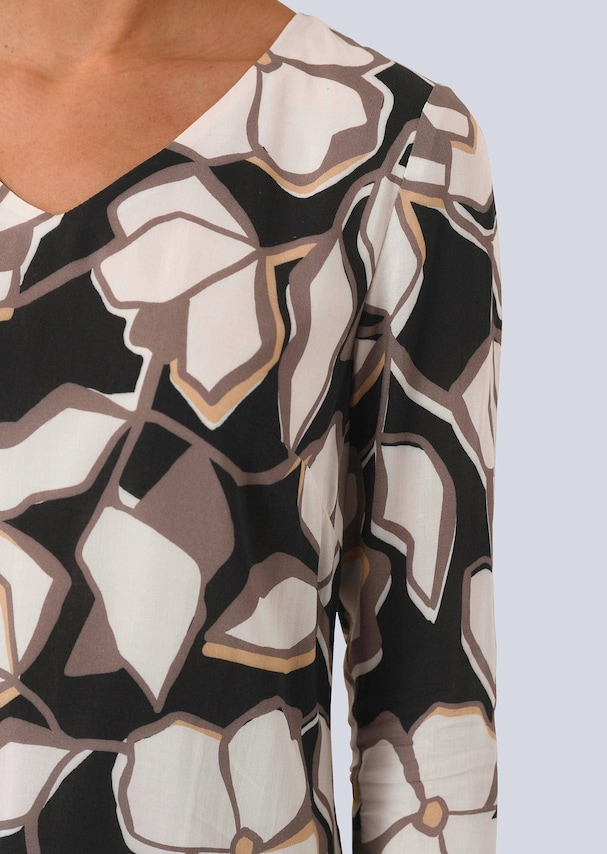 Kleid mit stRückendem V-Ausschnitt 3