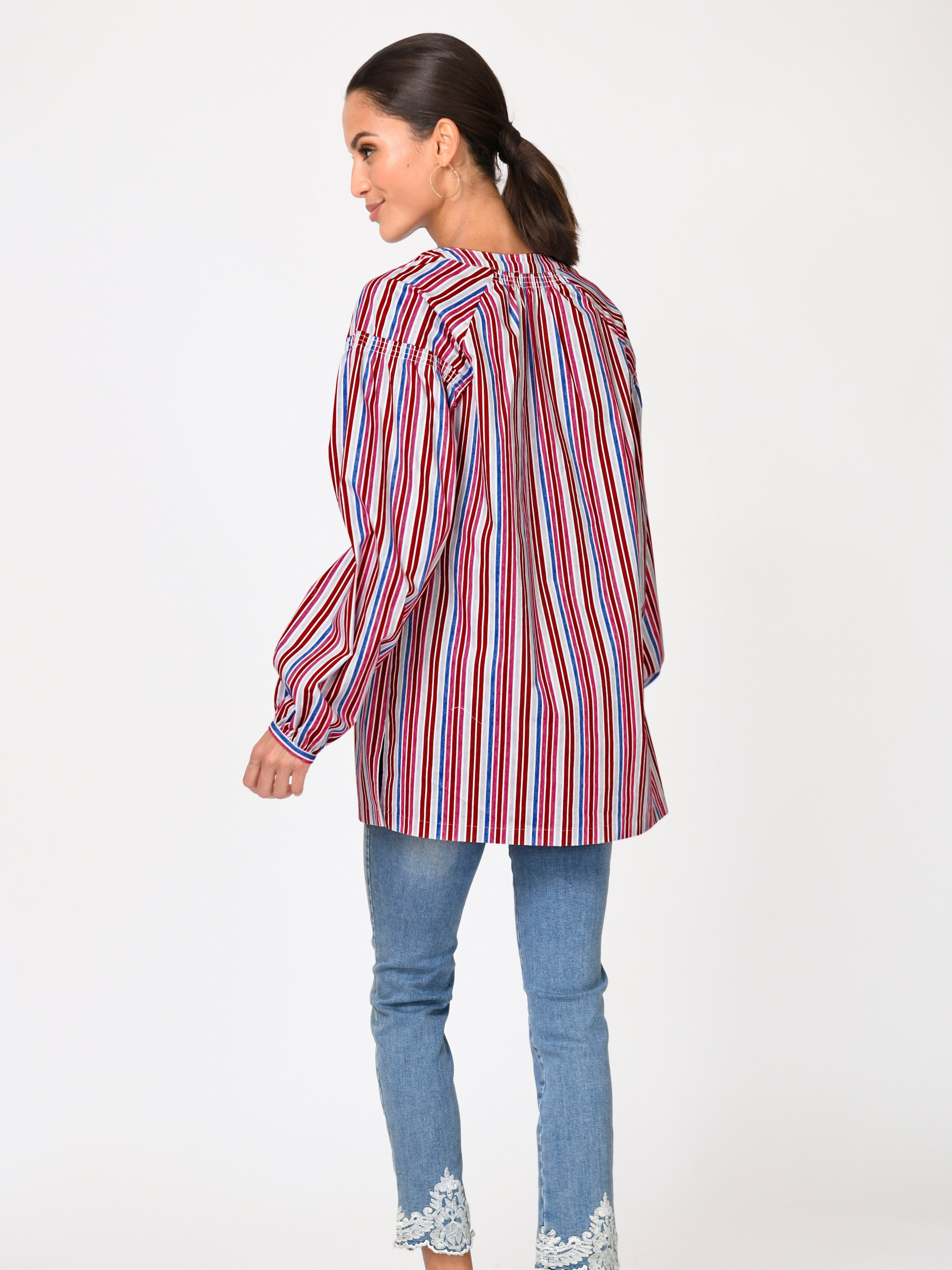 Bluse mit verschiedenfarbenen Streifen