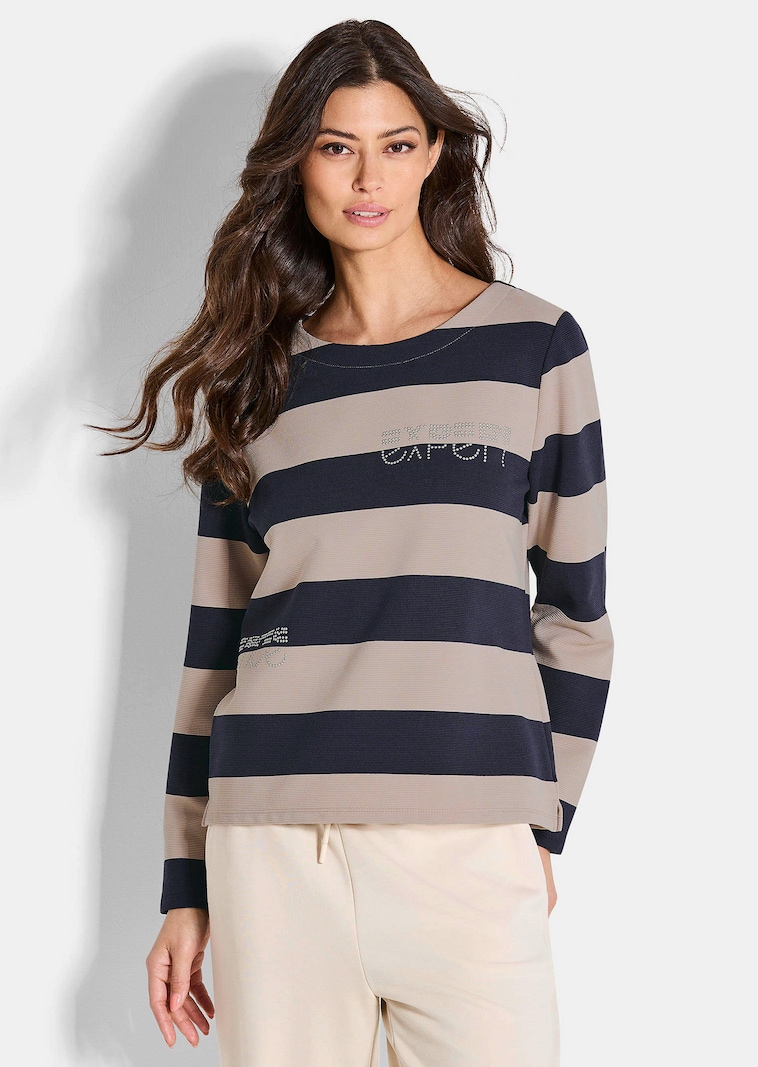 Neulostyylinen collegepaita