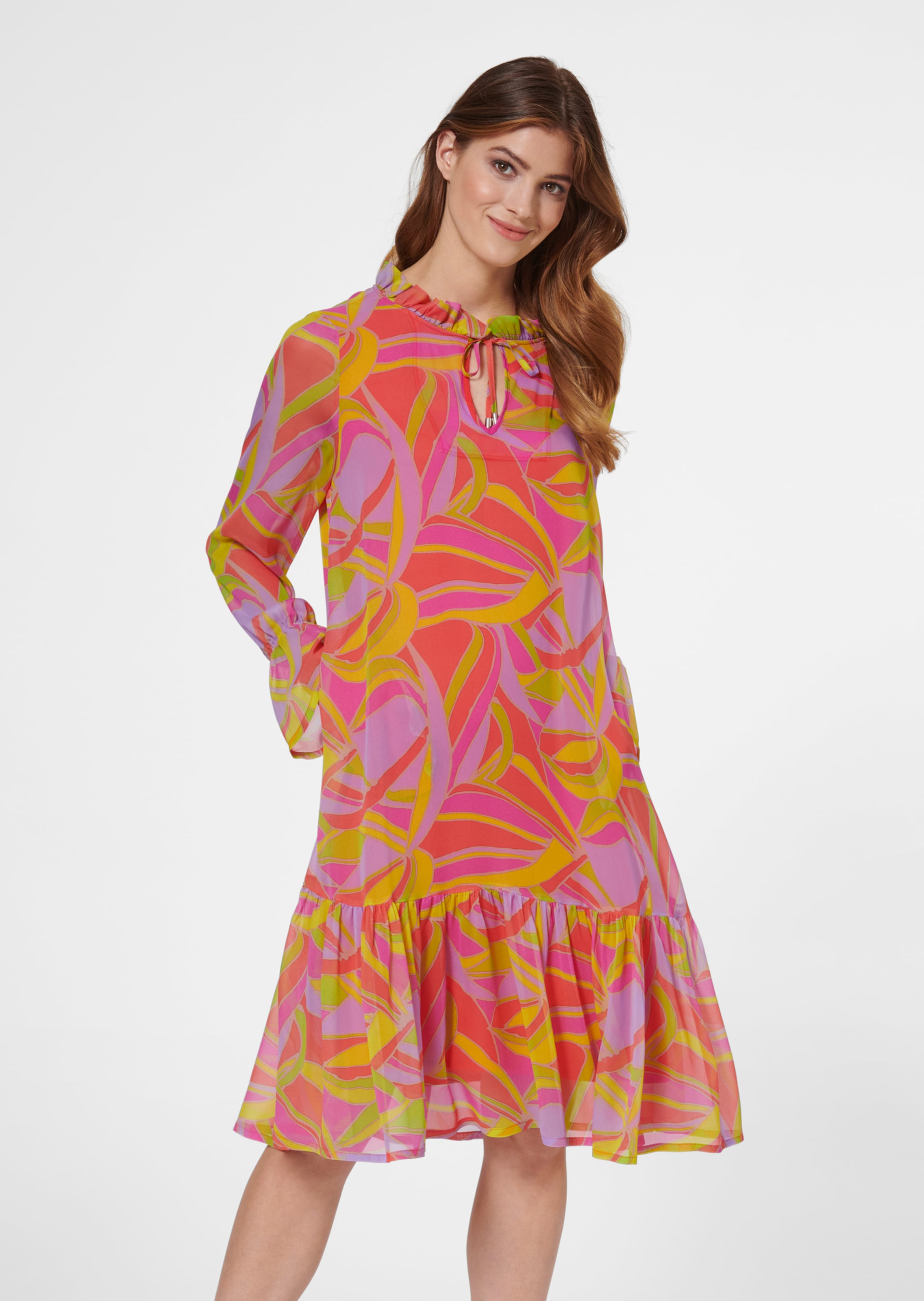 Kleid in Trendfarben