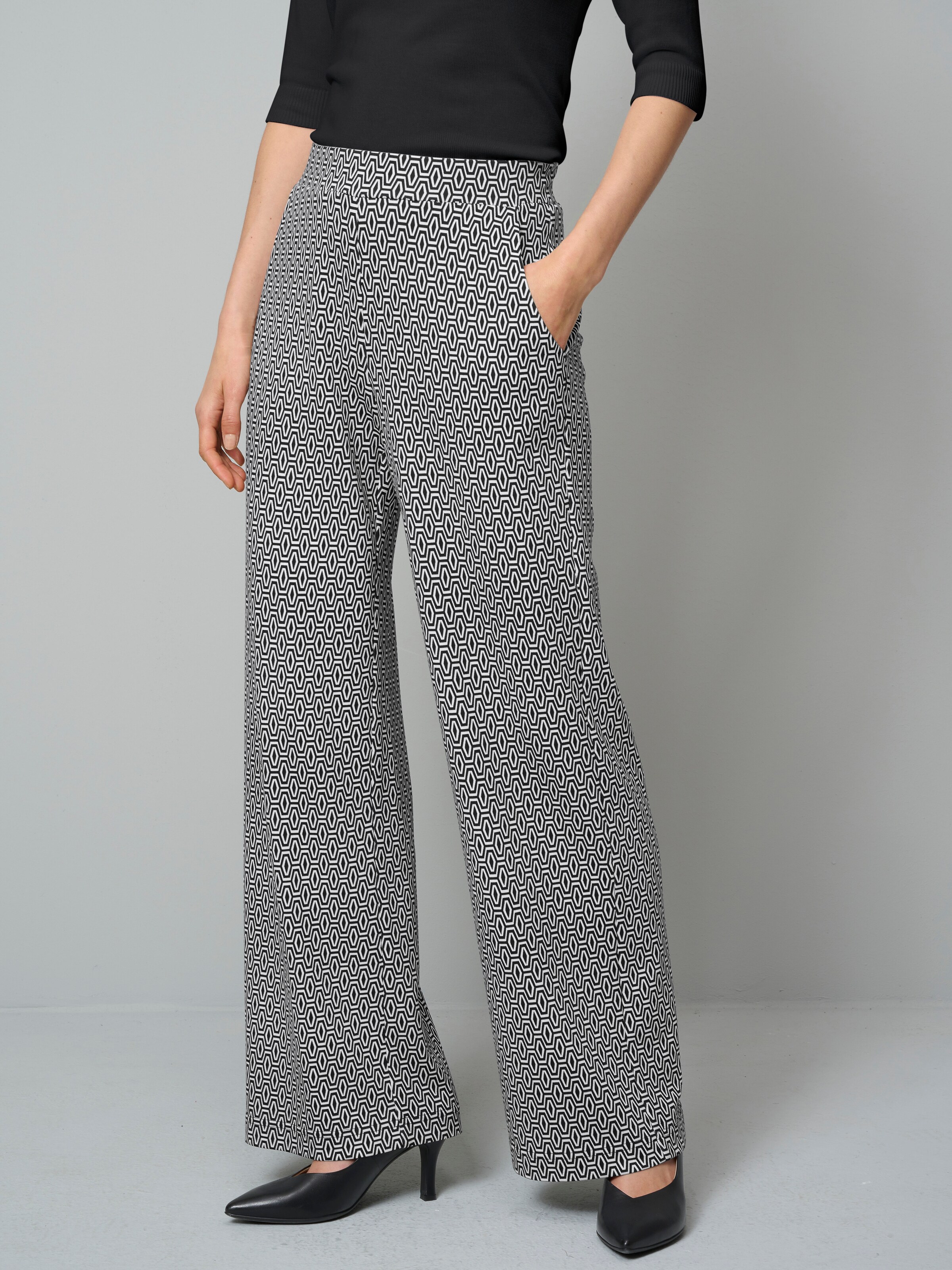 Hose mir grafischem Print