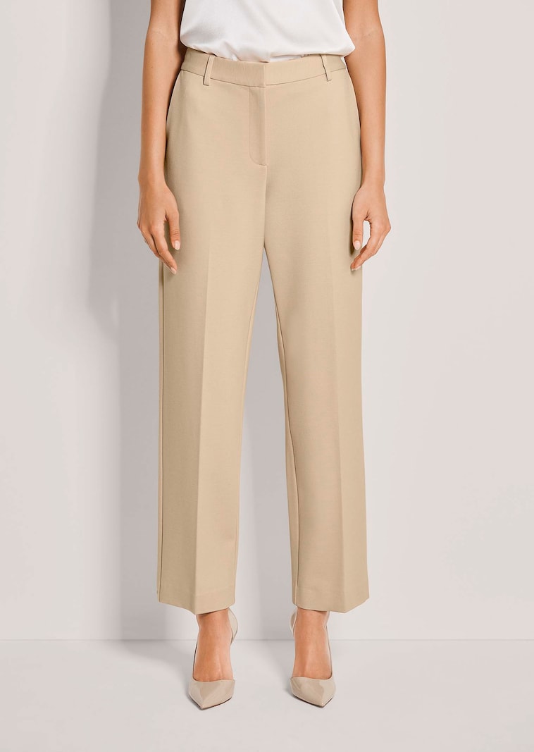 Boven de enkels vallende jersey broek met gestreken vouwen