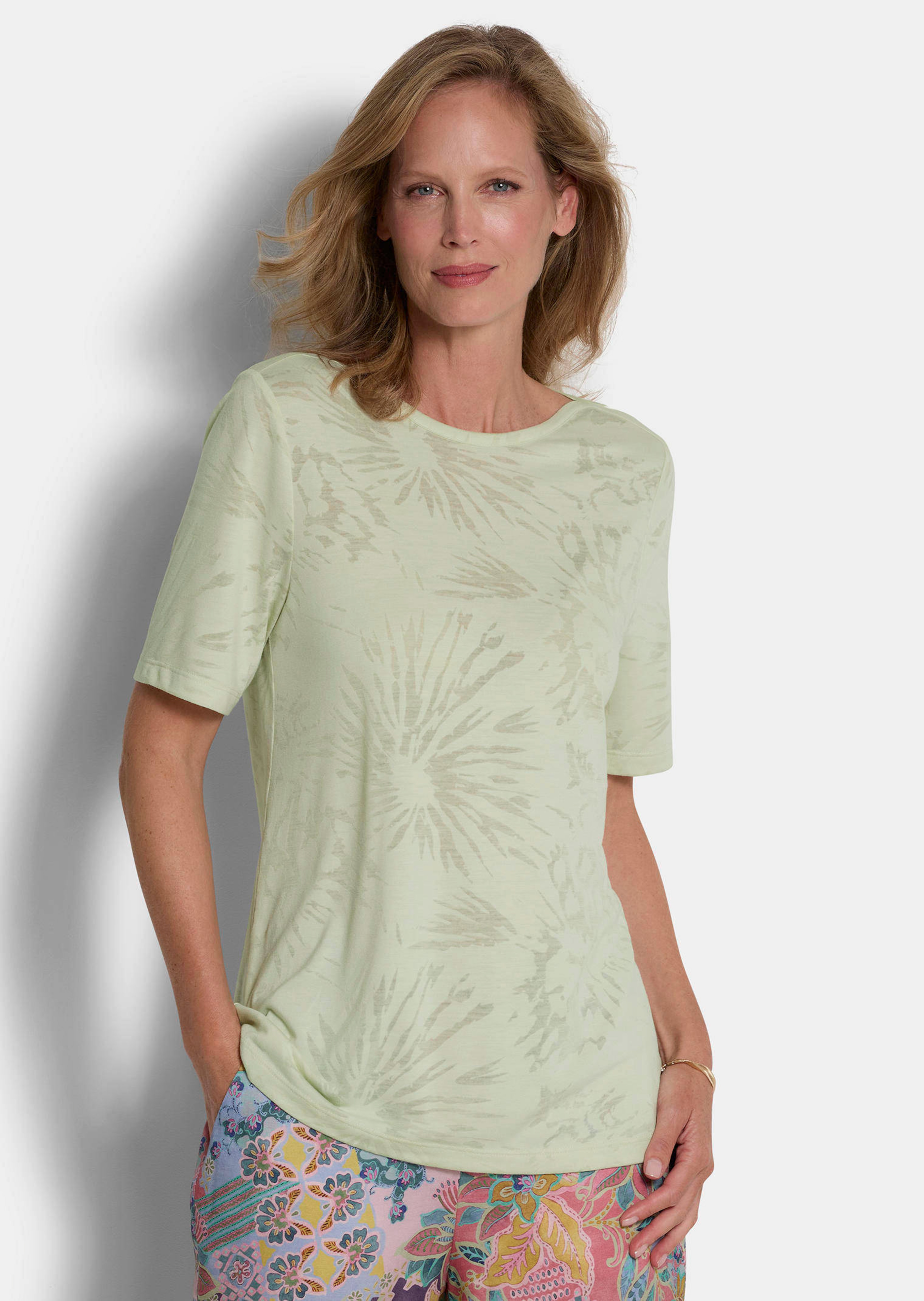 Ausbrenner-Shirt mit U-Boot-Ausschnitt