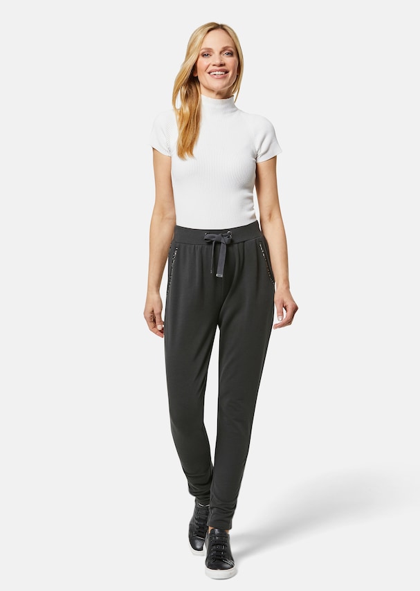 Ankle-length jogging trousers 1