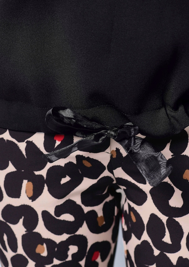 Bluse mit transparenten Ärmeln 4