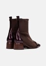 Bottines aspect daim avec des détails en vernis thumbnail 3