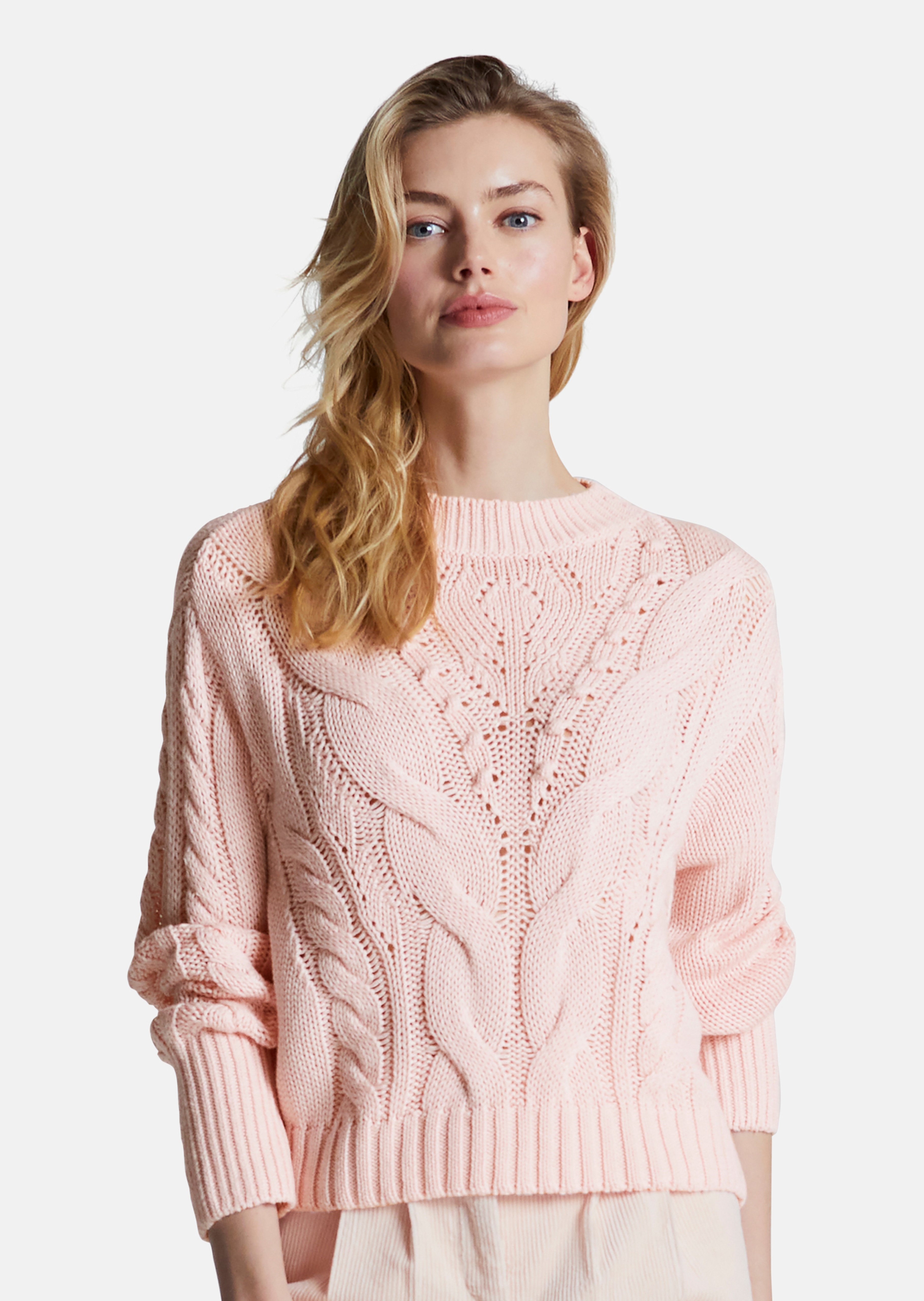 Strickpullover mit Zopfmuster