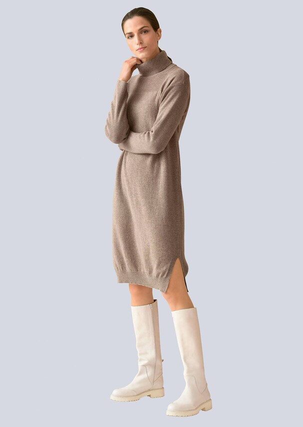 Strickkleid mit Rollkragen 6