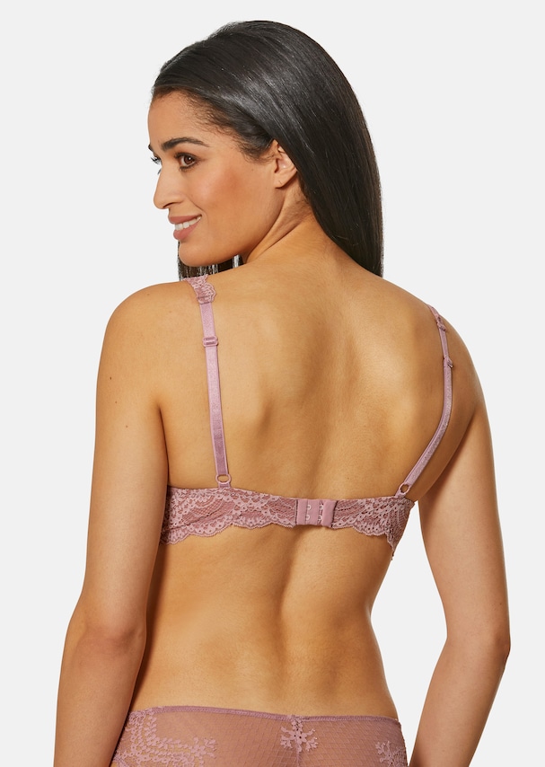 Underwired bra made from elegant lace 2