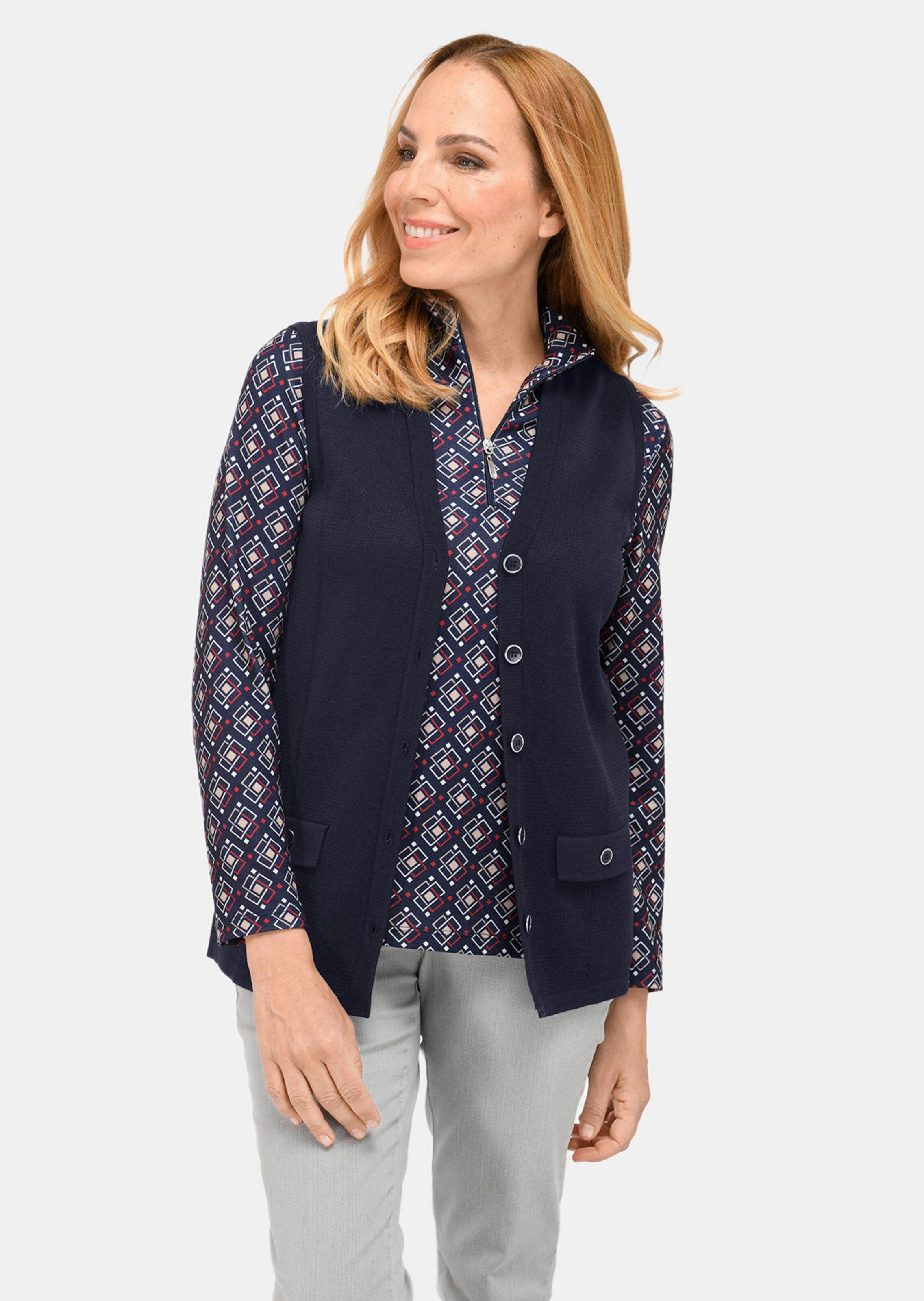 Formstabile Strickweste mit schönen Knöpfen