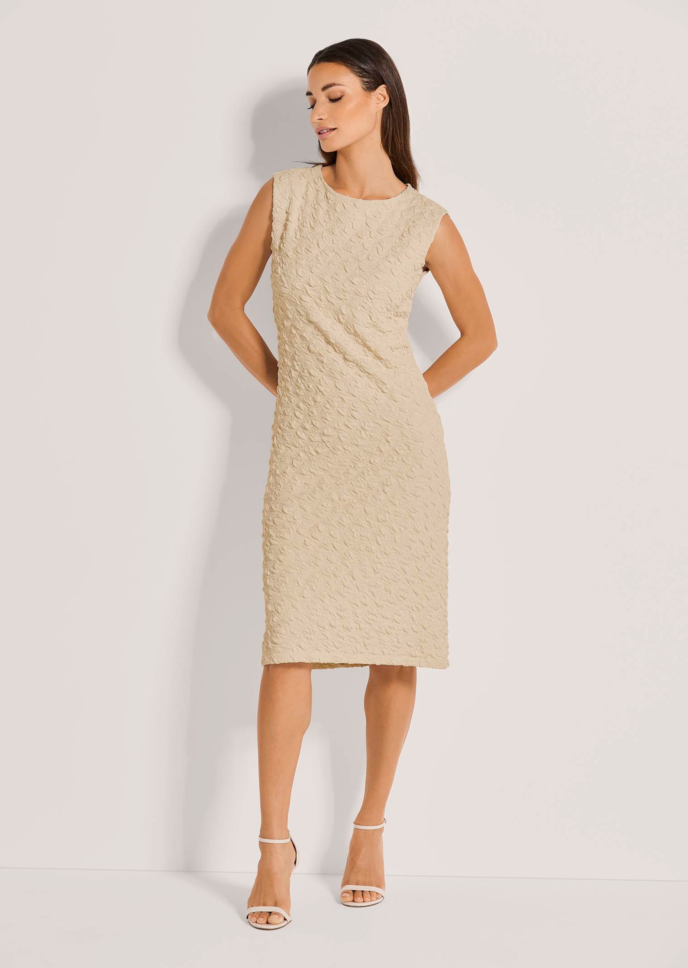 Ärmelloses Etui-Kleid in Struktur-Qualität