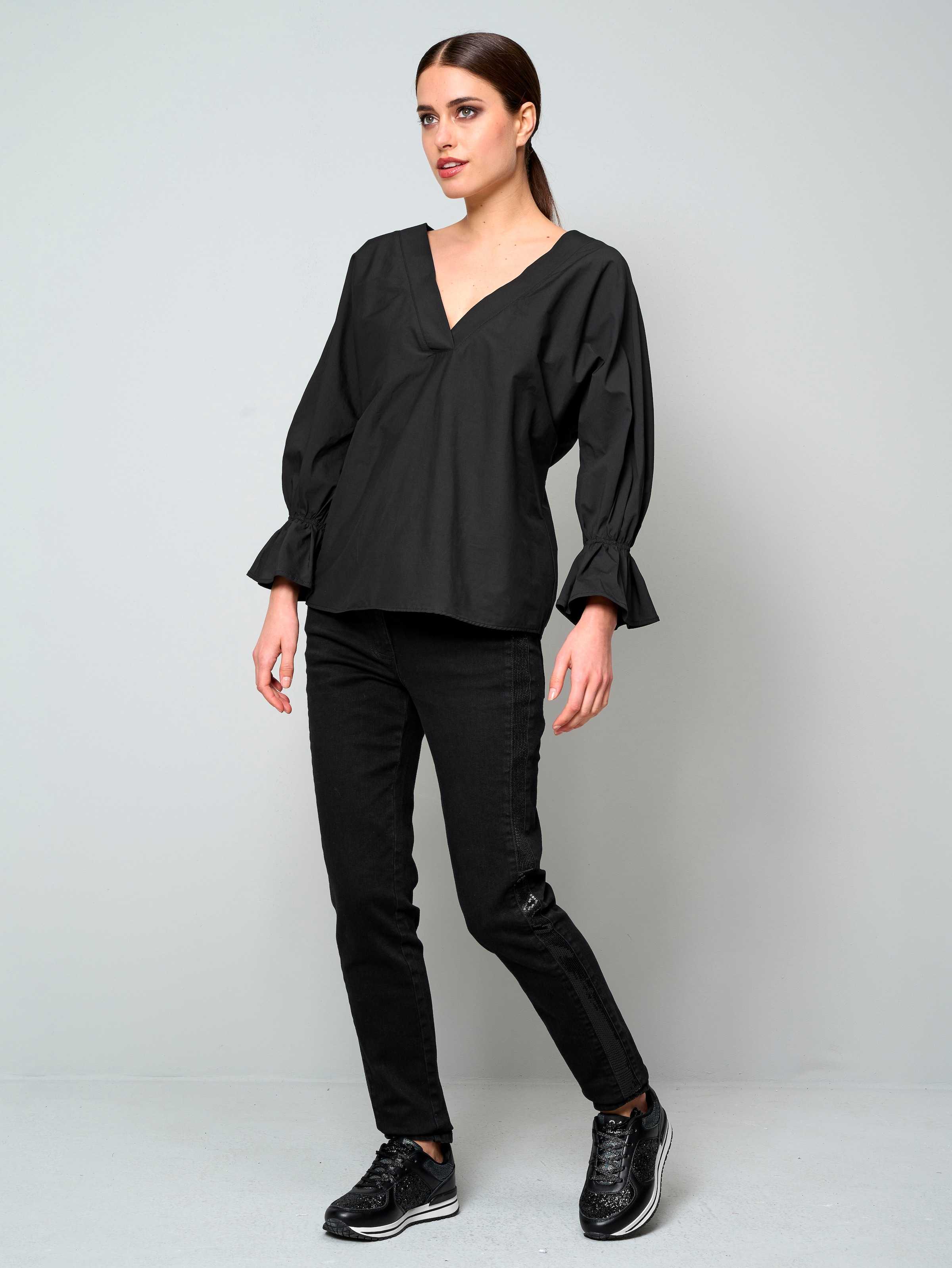 Oversizedbluse mit Volant am Ärmelabschluss