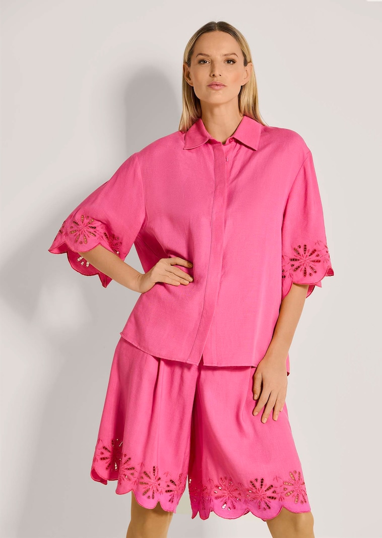 Halbarmbluse mit Lochstickerei