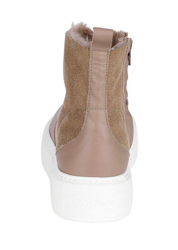 Stiefelette im klassischen Design 3