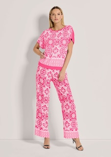 Relaxed summer top in a mixed-material design thumbnail 3