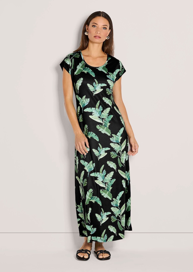 Maxi dress with leaf print in black / sage green | MADELEINE Fashion Maxi dress with leaf print in black / sage green | MADELEINE Fashion