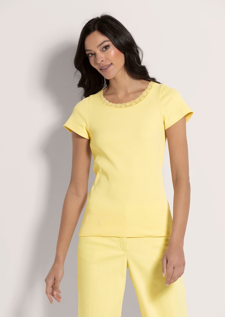 Halbarm-Shirt mit Spitze
