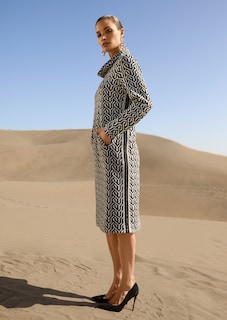 Kleid in H-Linie mit grafischem Muster thumbnail 7