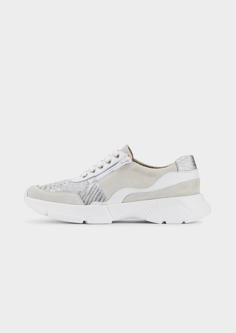 Sneakers met glansdetails