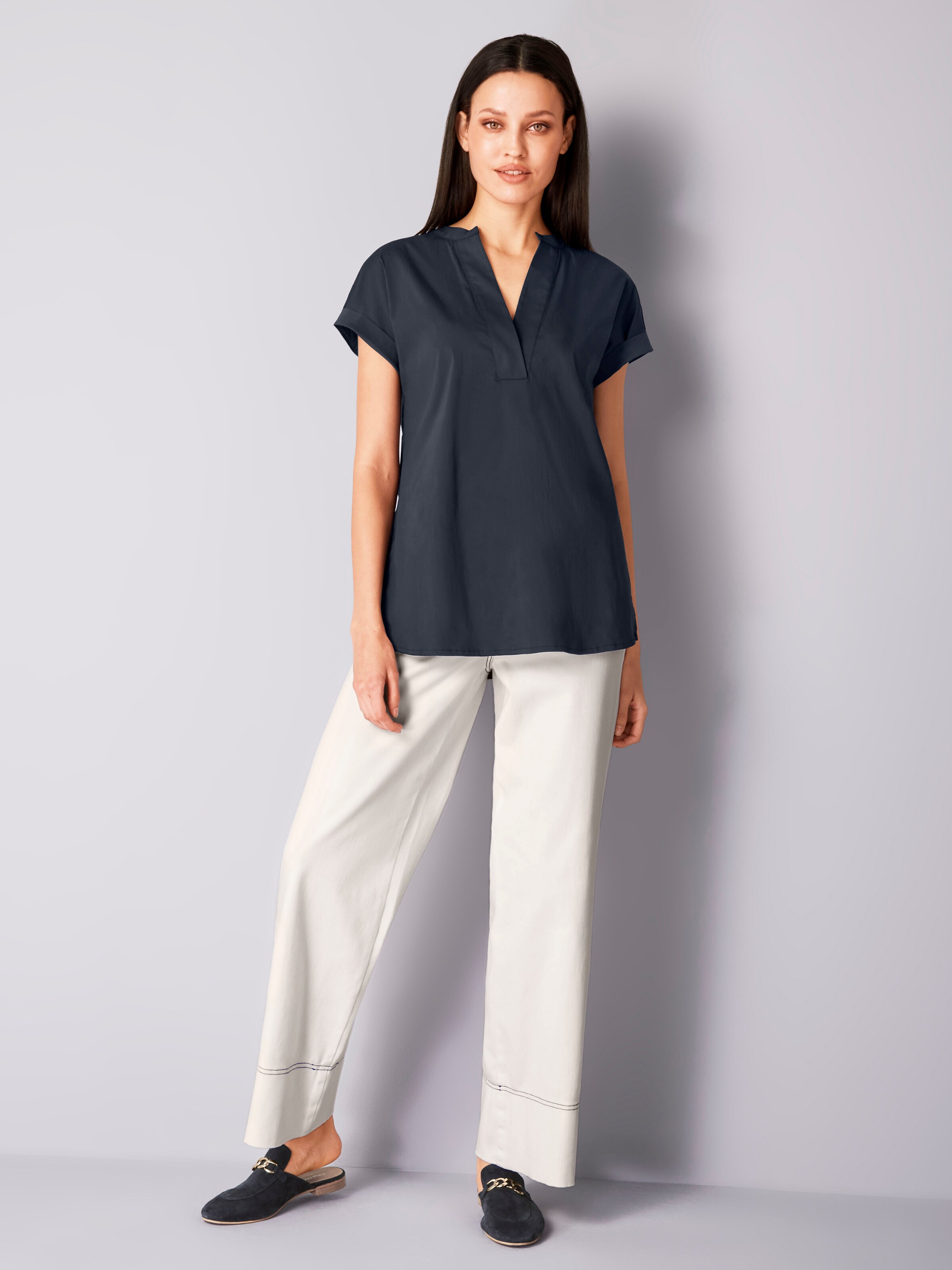 Bluse mit V-Ausschnitt 6