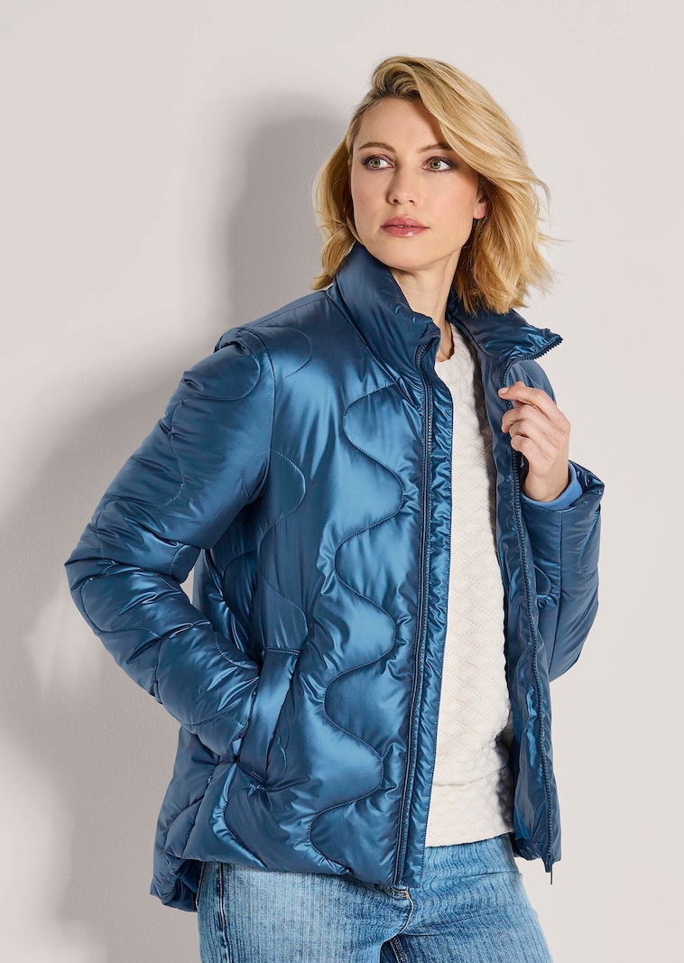 Wattierte Steppjacke mit Stehkragen