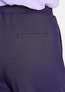 Moderne Hose mit streckenden Biesen thumbnail 5