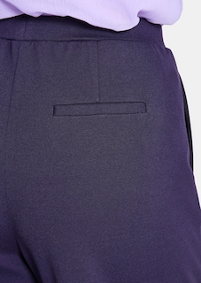 Moderne Hose mit streckenden Biesen thumbnail 5