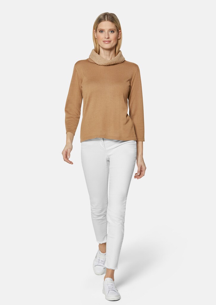 Stand-up collar jumper with 3/4 sleeves 1