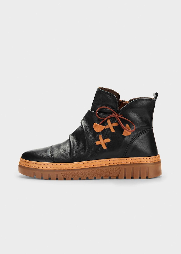 Bottines en cuir avec nœud décoratif