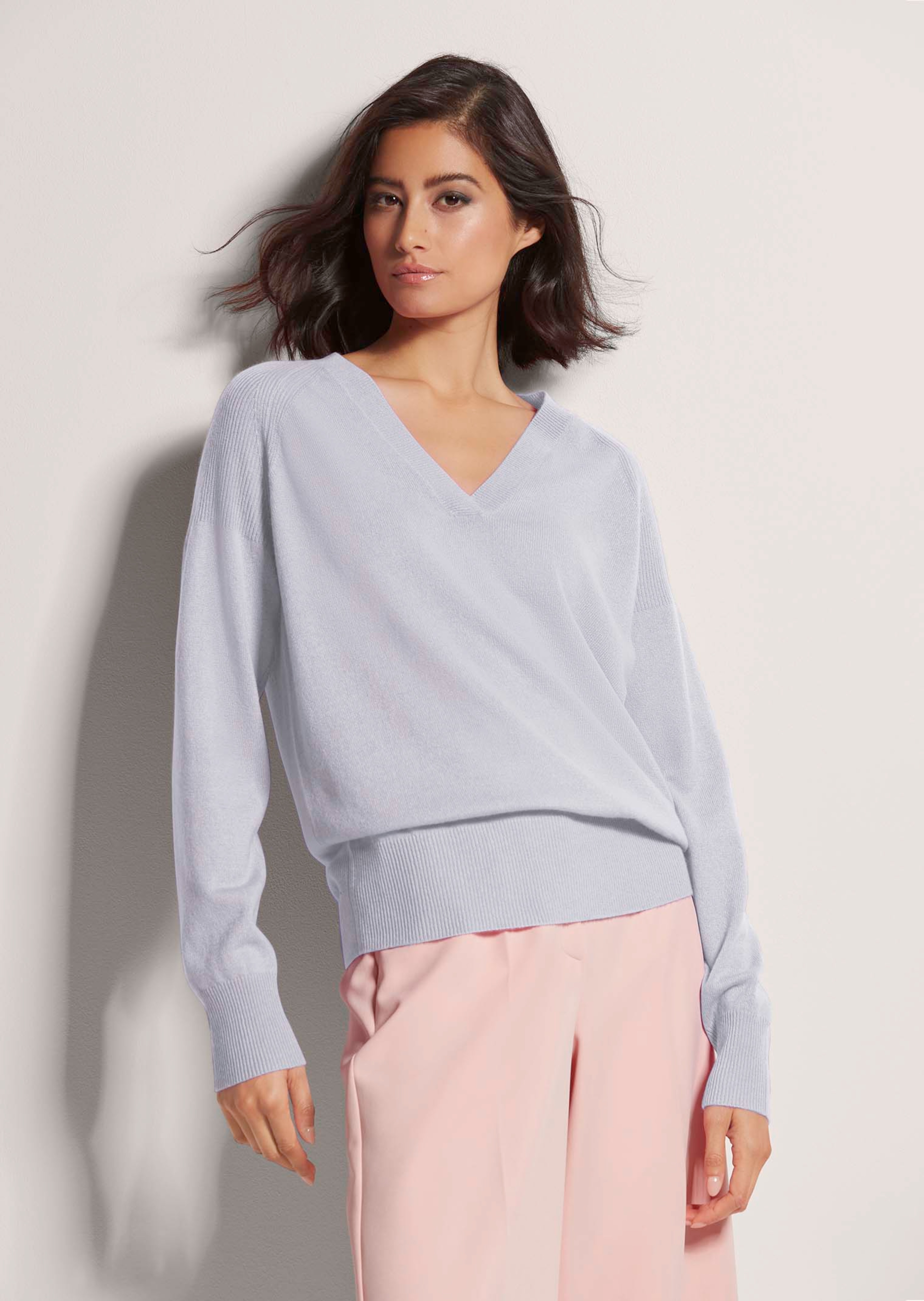 Kaschmirpullover mit V-Ausschnitt