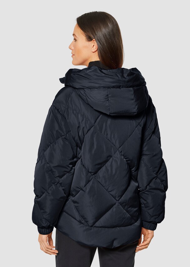 Short oversize quilted jacket with a hood 2