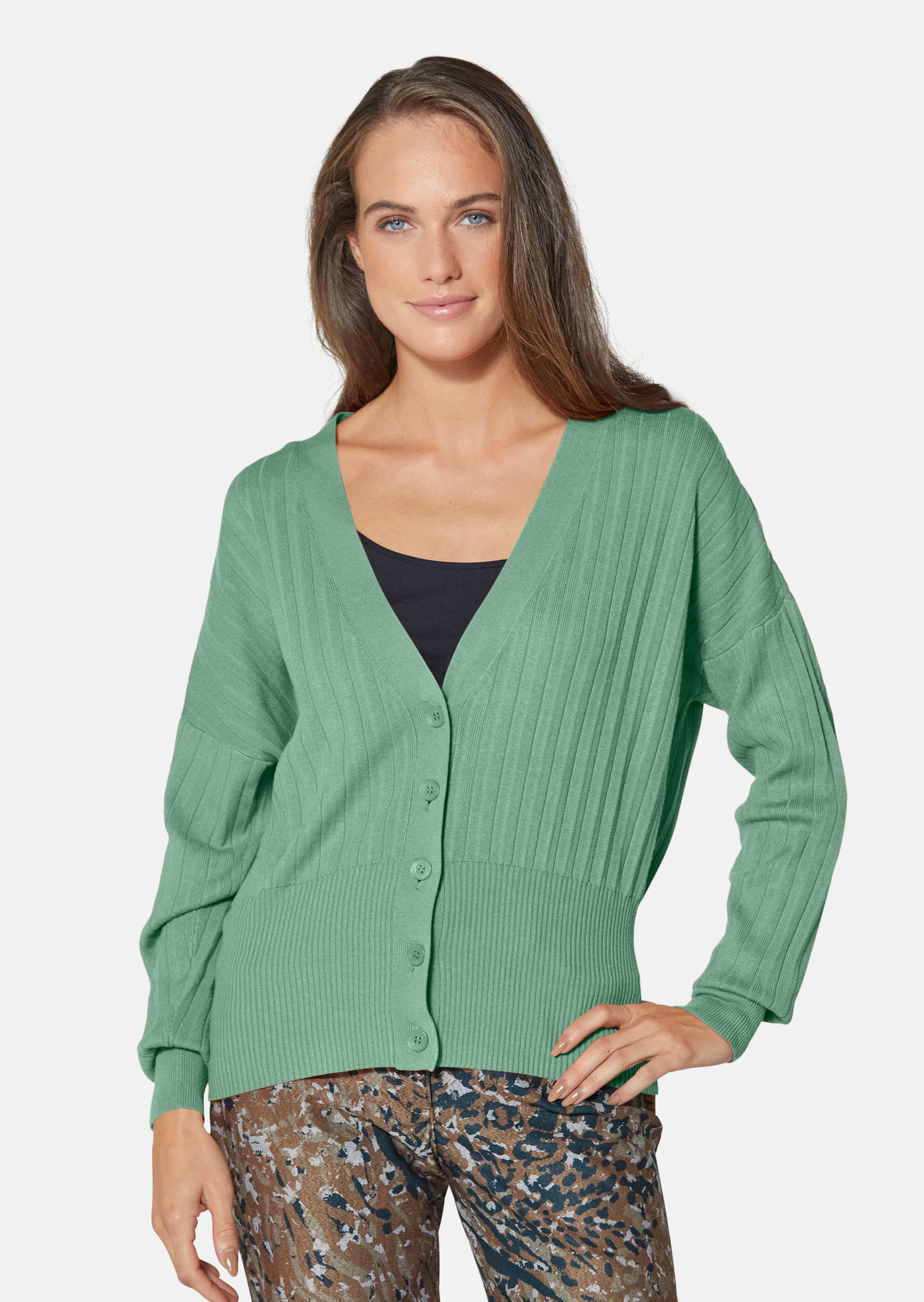 Short cardigan with V-neck