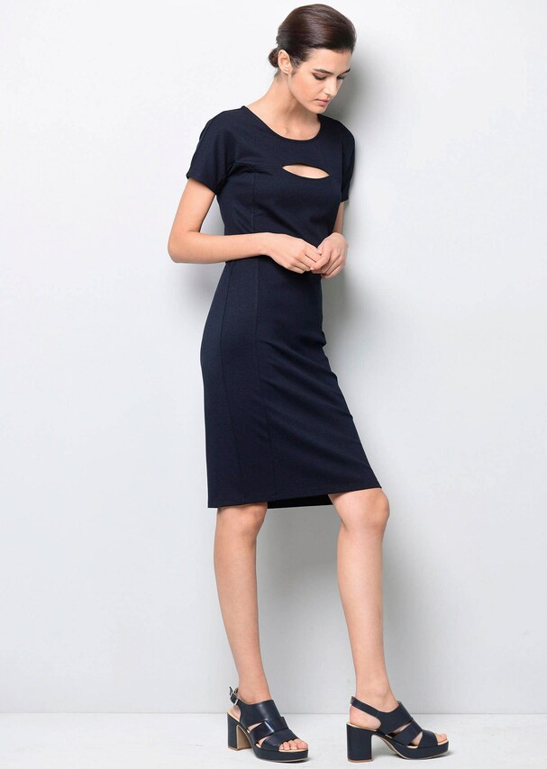 Kleid mit Cutout 6