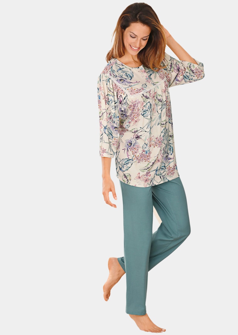 Pyjama mit 3/4-Arm, Knopfleiste und floralem Dessin