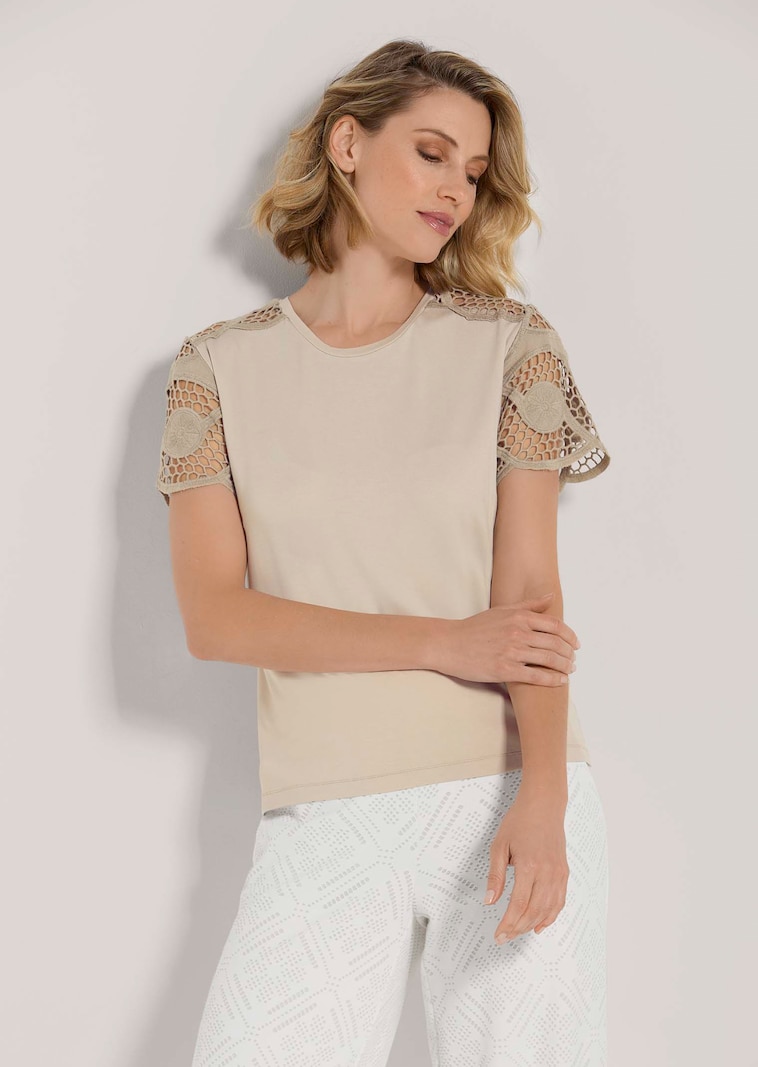 Shirt mit Spitze