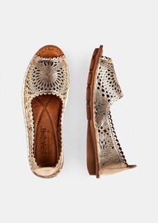 Ballerina thumbnail 2