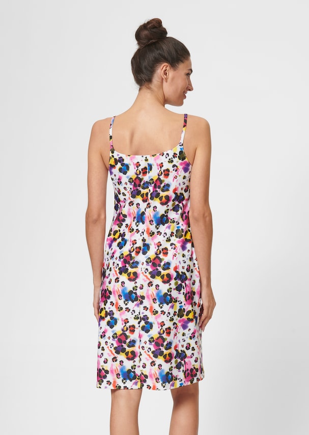 Beach dress with abstract print 2