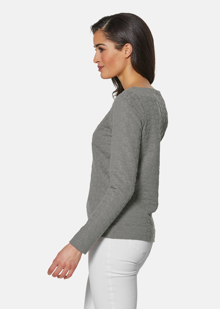Sweatshirt with an attractive texture 3