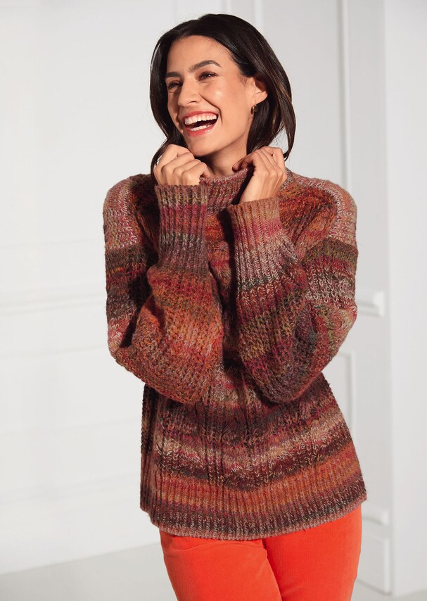 Stand-up collar jumper with cable knit pattern and colour gradient