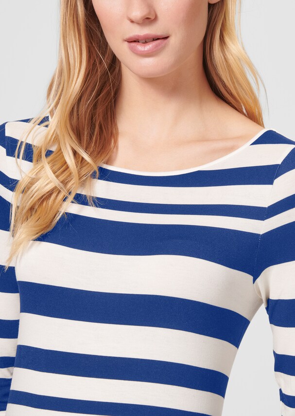 Striped shirt with boat neckline 4