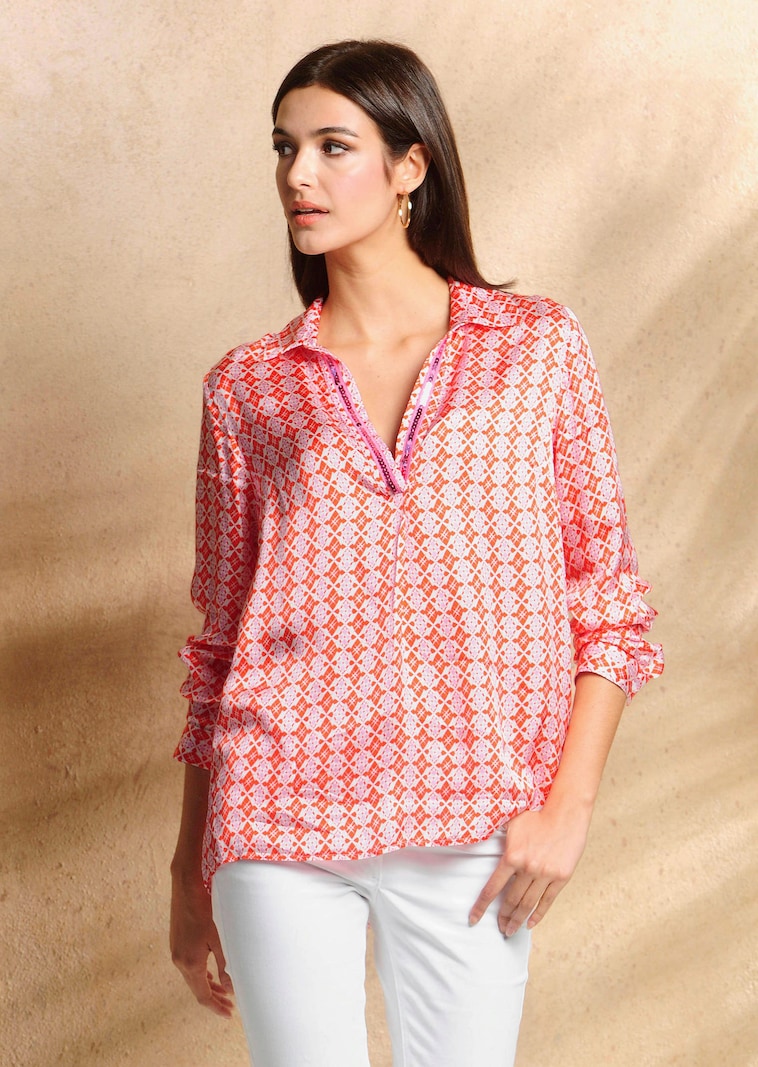 Bluse mit effektvollen Pailletten