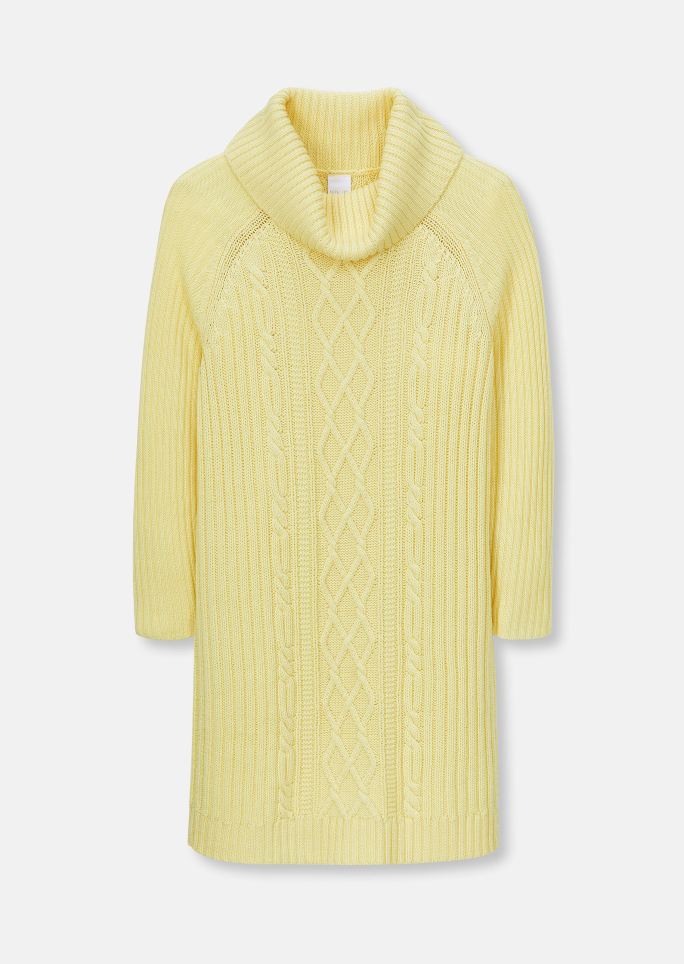 Turtleneck jumper with cable knit pattern