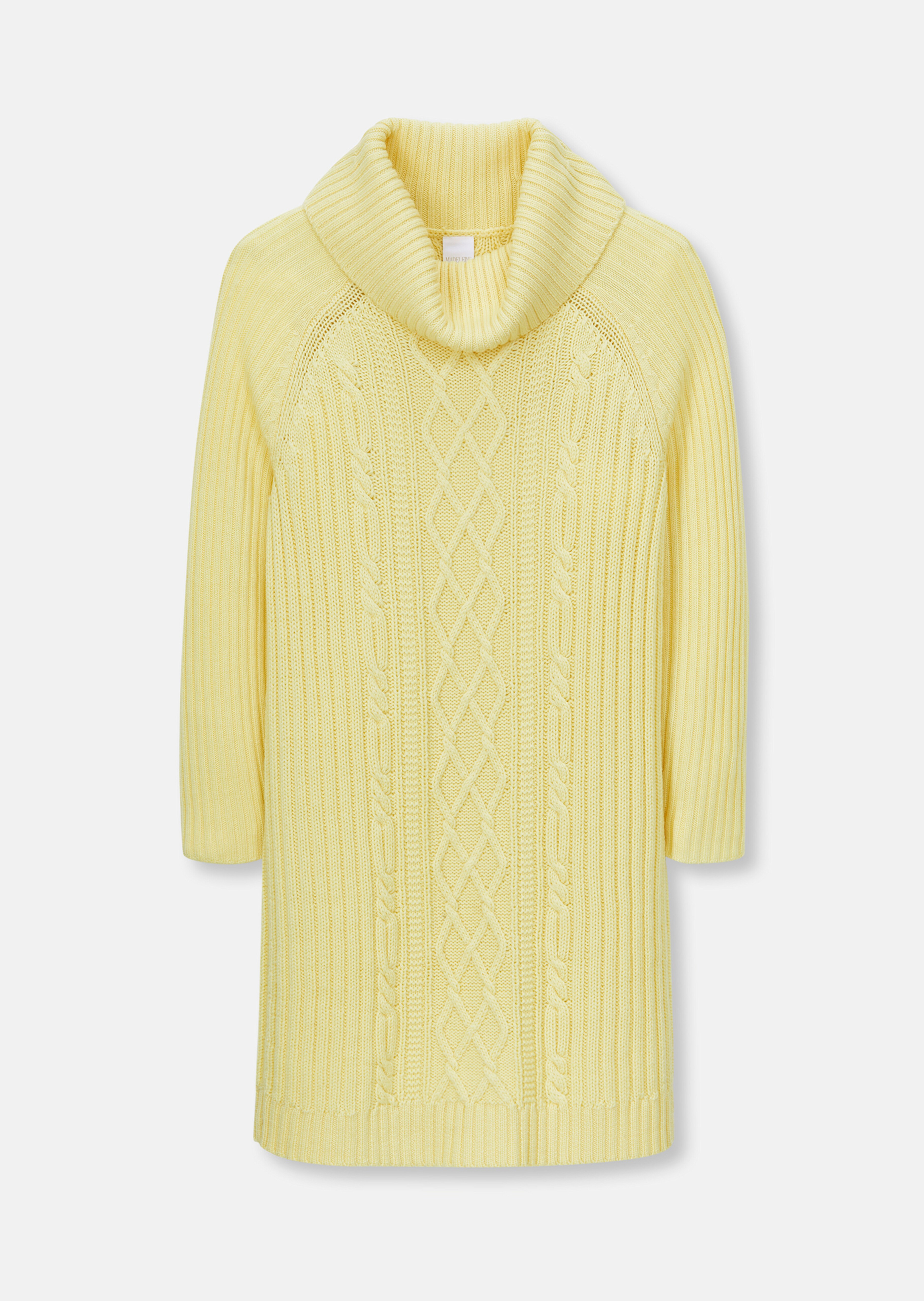 Turtleneck jumper with cable knit pattern