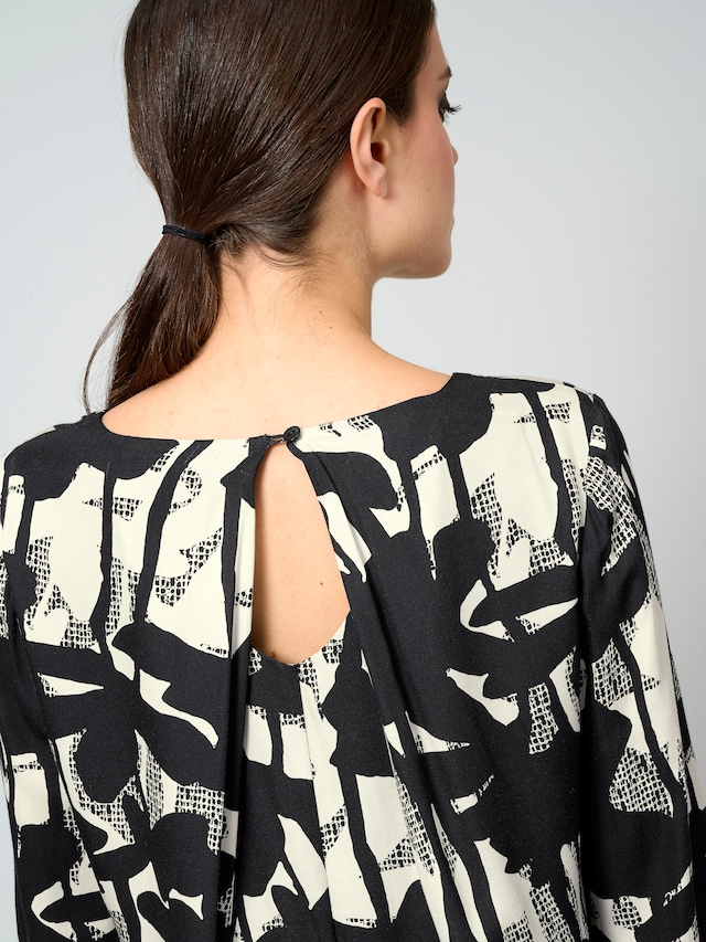 Kleid mit Falte im Rücken 6