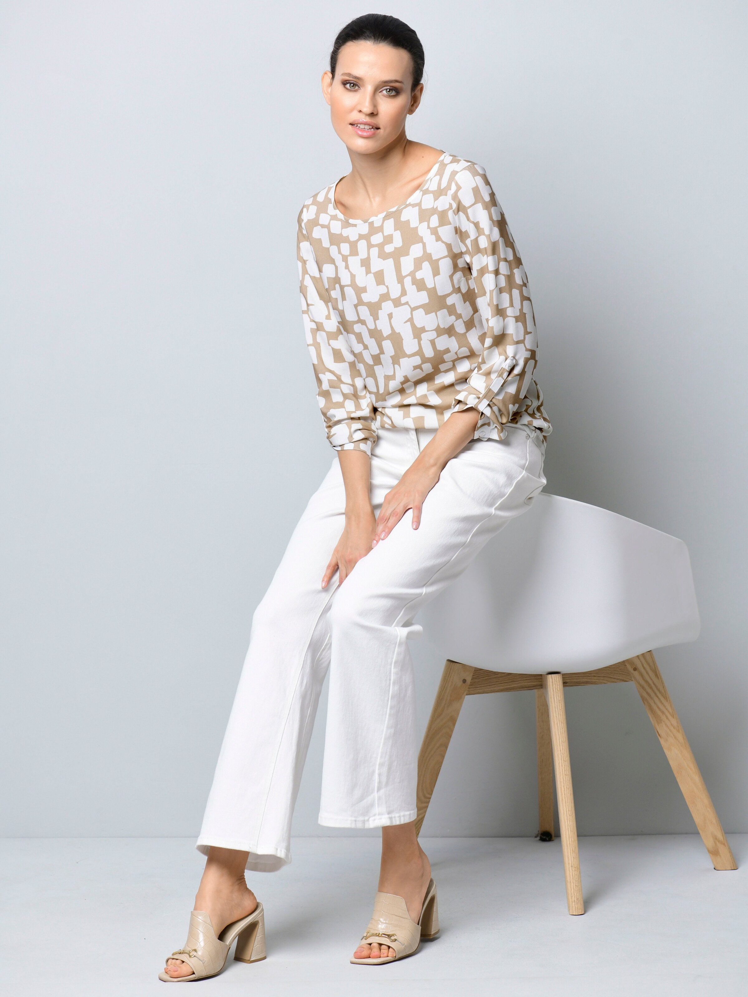 Bluse mit Rundhalsausschnitt 6