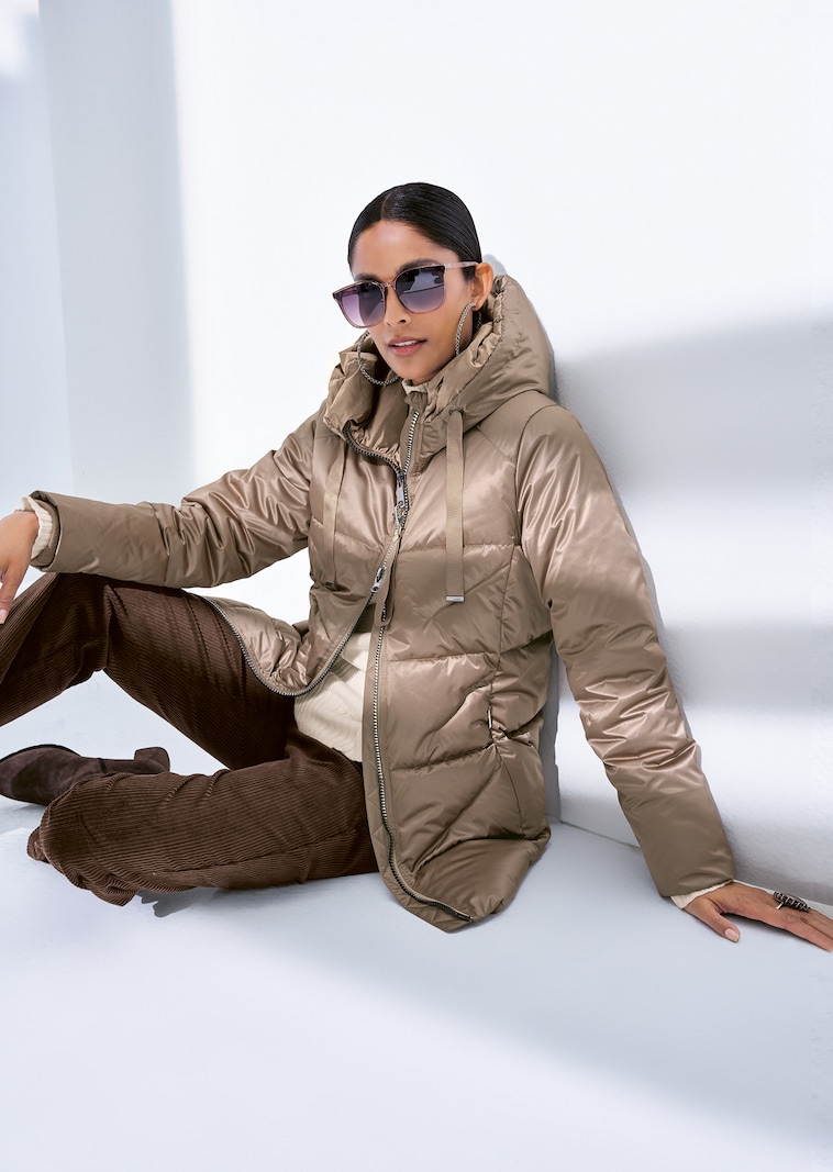 Wattierte Steppjacke mit Kapuze