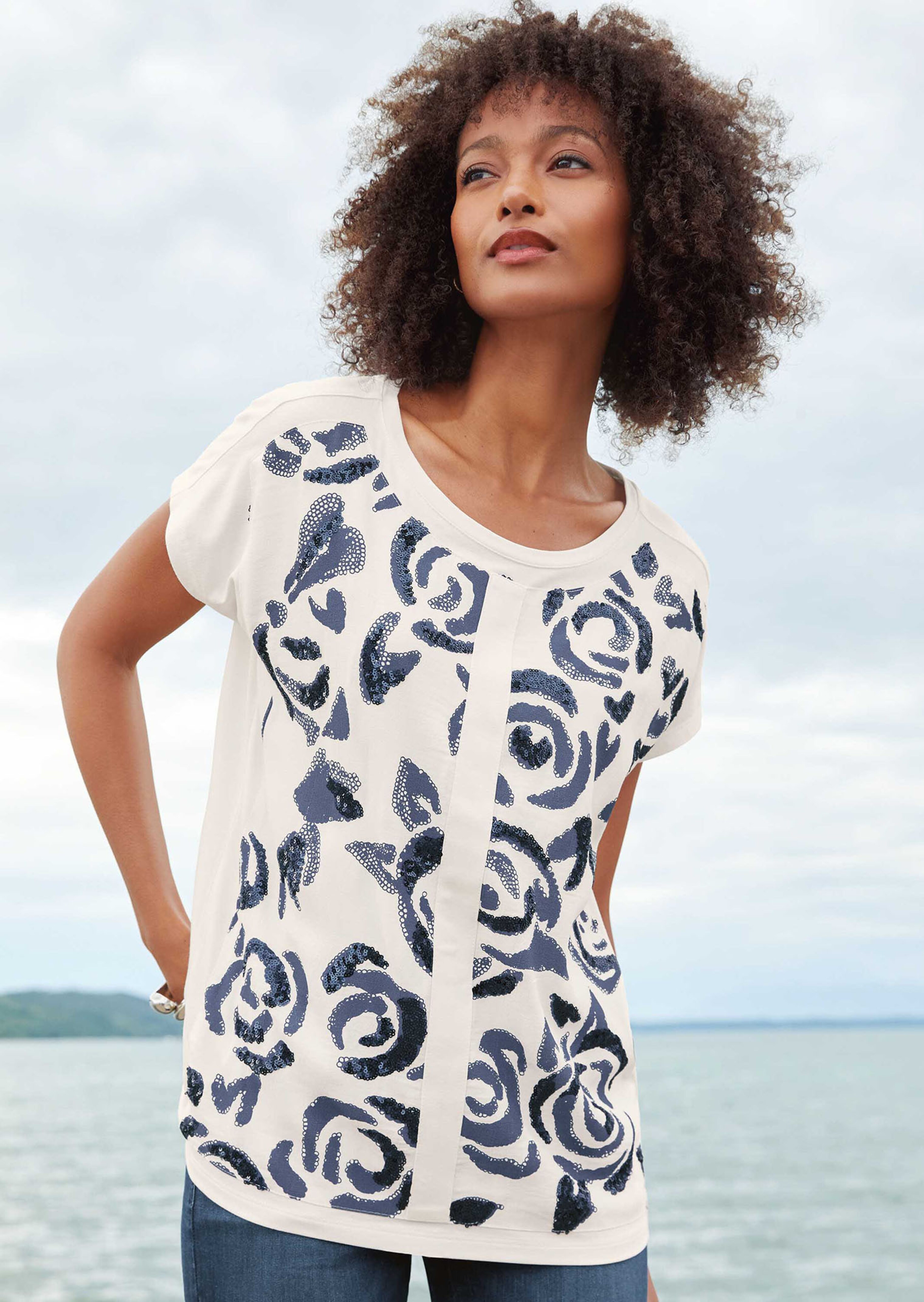 Print shirt with sequins