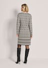 Schmales Kleid mit geometrischem Print thumbnail 3
