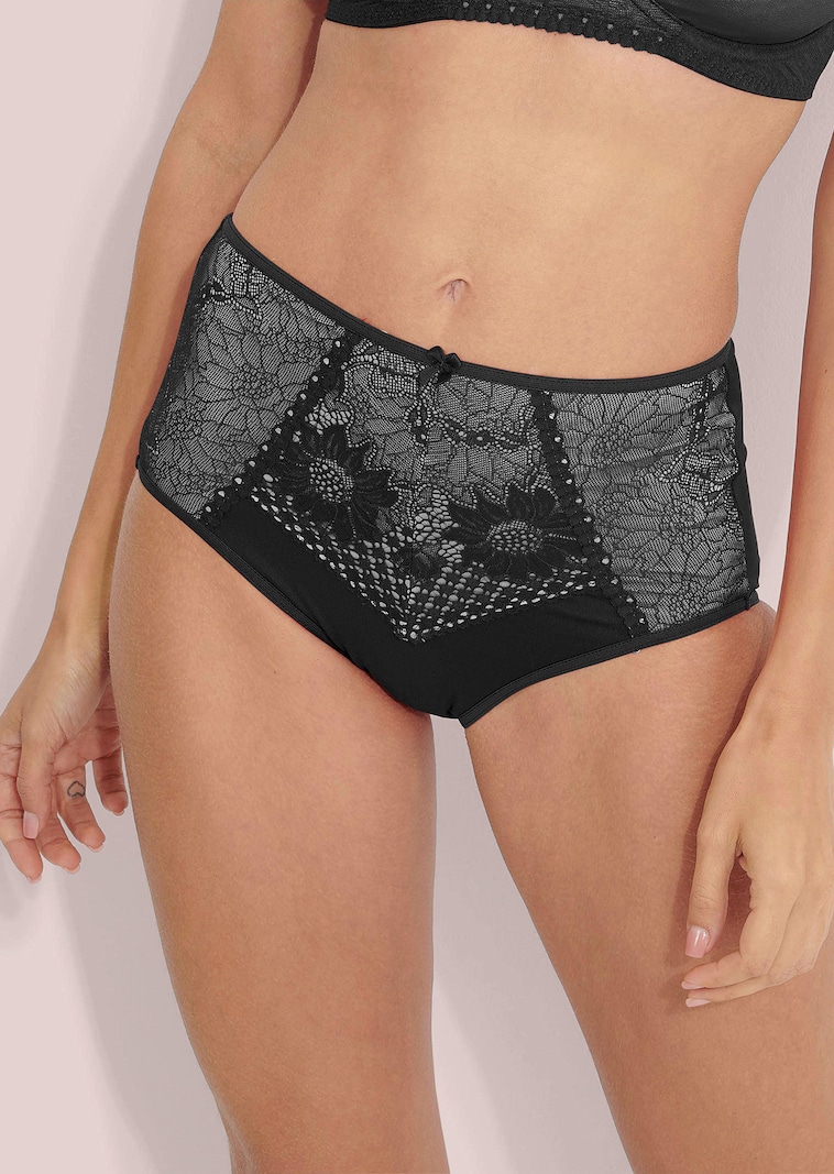 Maxi-alushousut mikrokuidusta ja pitsistä