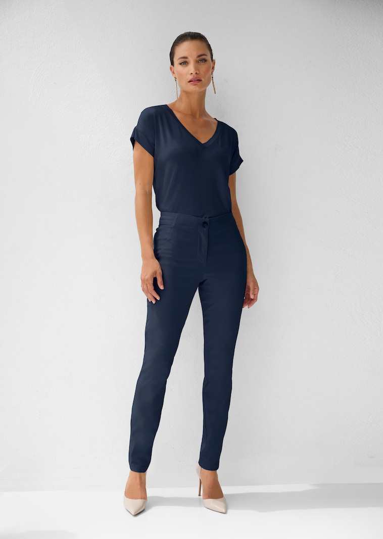 Legeres Shirt mit V-Ausschnitt